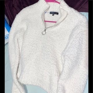 Kendall & Kylie white fuzzy sod Sherpa